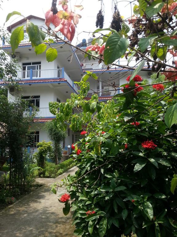 Hotel Shiva'S Dream Саураха Екстериор снимка