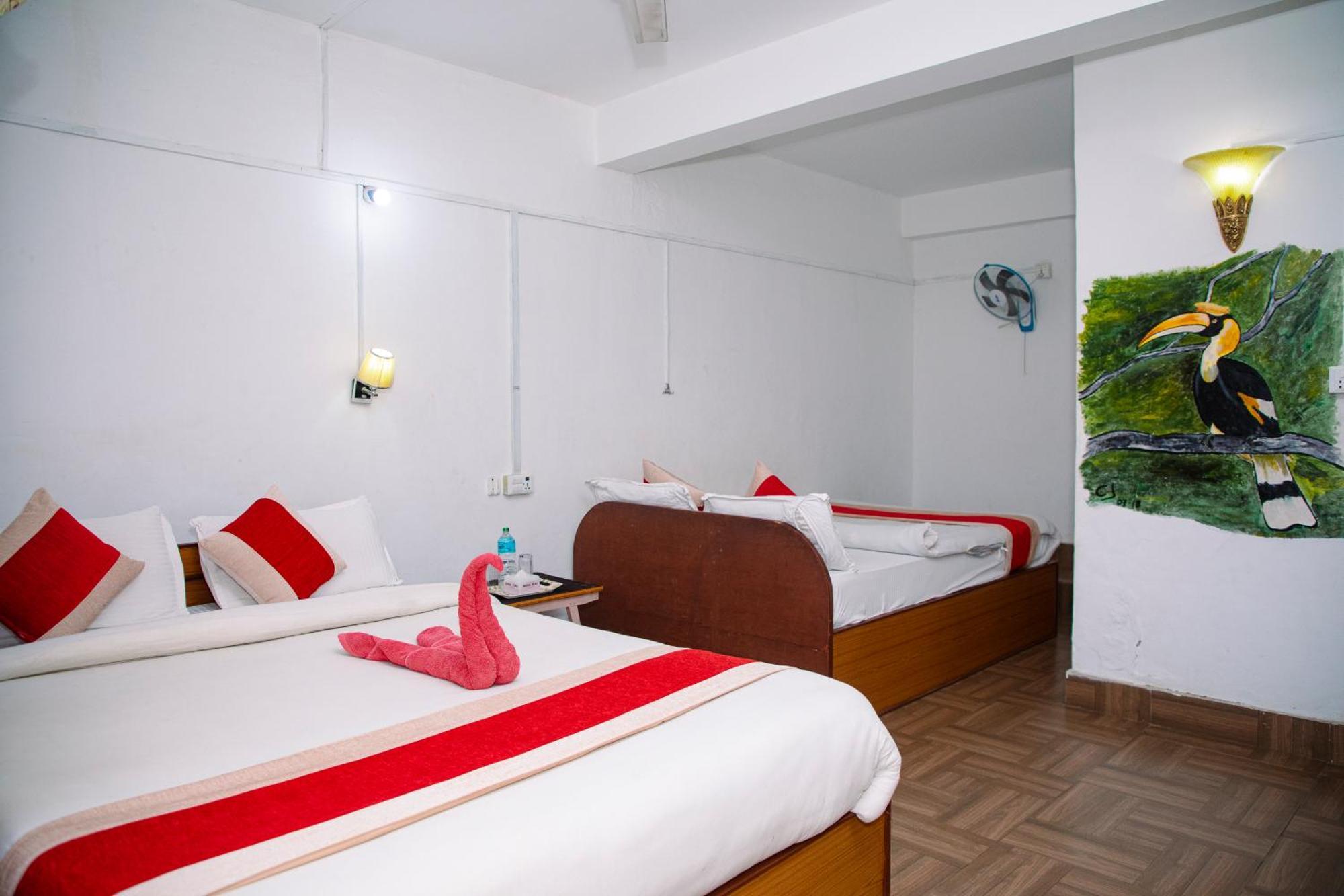 Hotel Shiva'S Dream Саураха Екстериор снимка