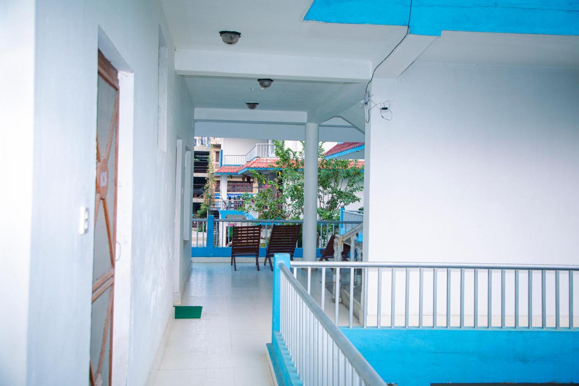 Hotel Shiva'S Dream Саураха Екстериор снимка