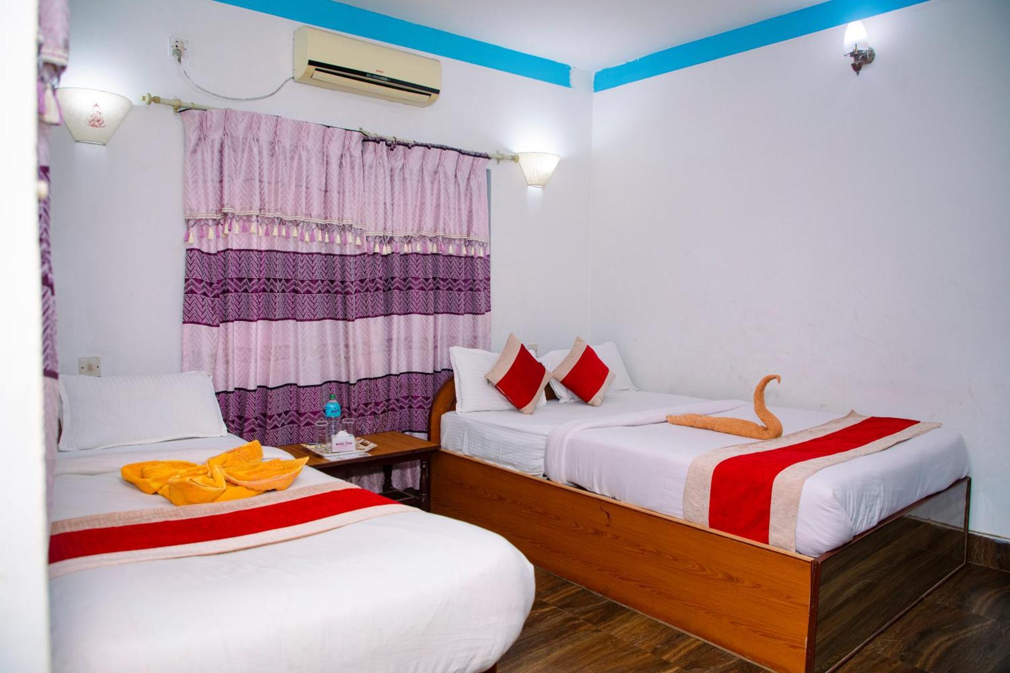 Hotel Shiva'S Dream Саураха Екстериор снимка
