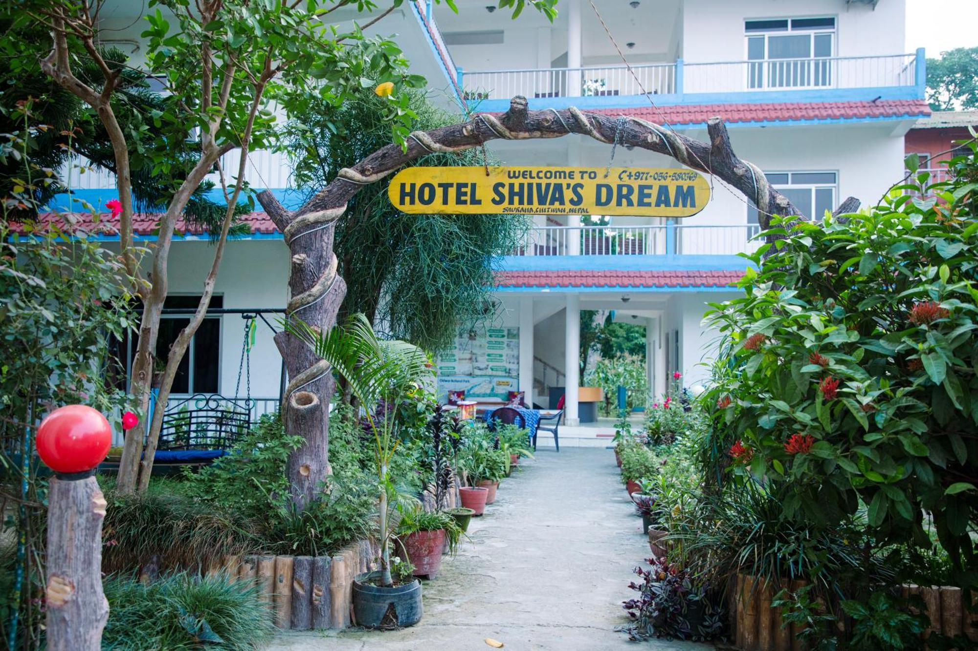 Hotel Shiva'S Dream Саураха Екстериор снимка