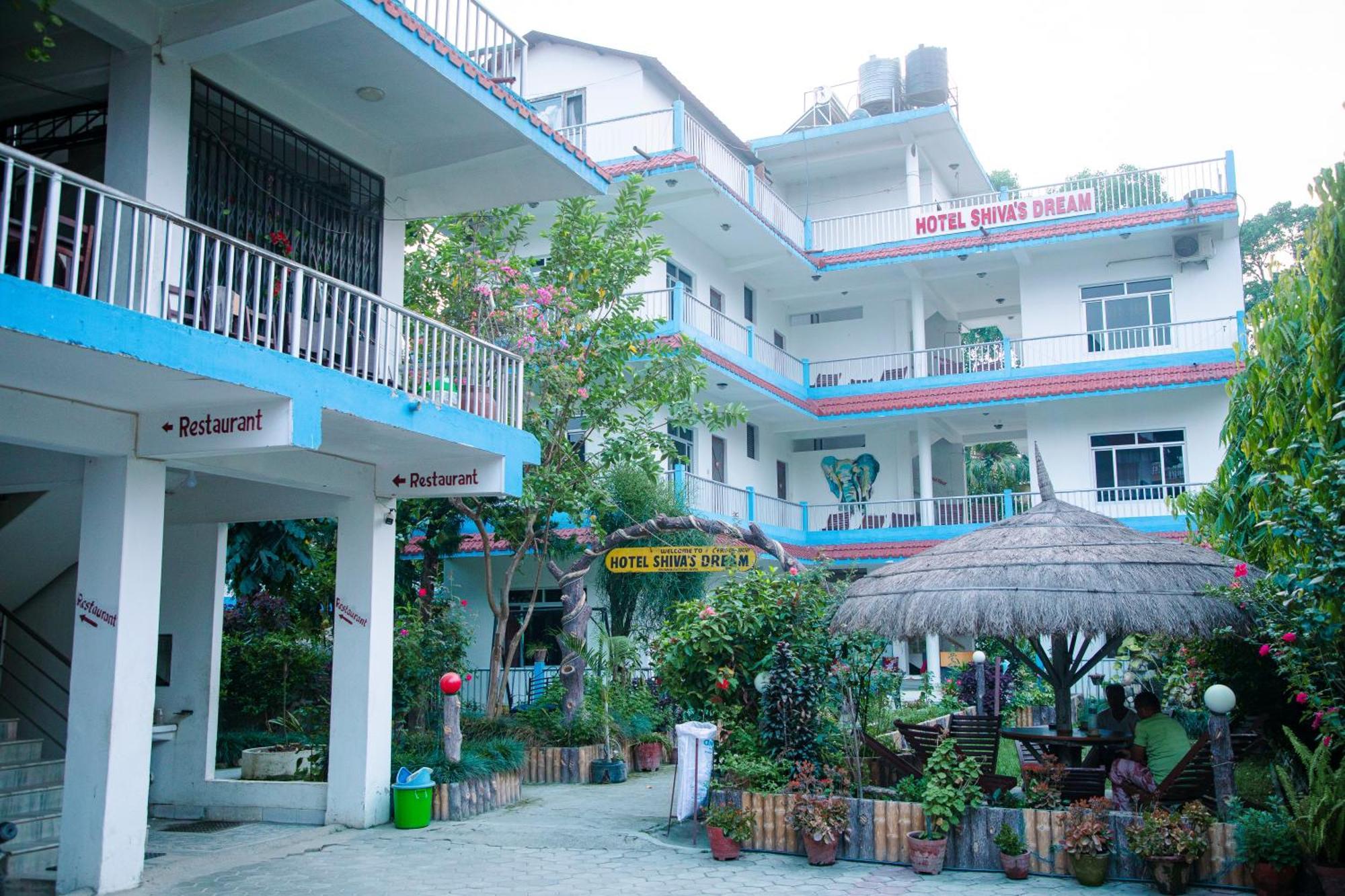 Hotel Shiva'S Dream Саураха Екстериор снимка