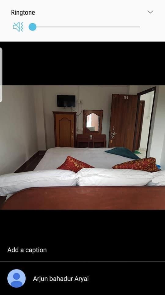 Hotel Shiva'S Dream Саураха Екстериор снимка