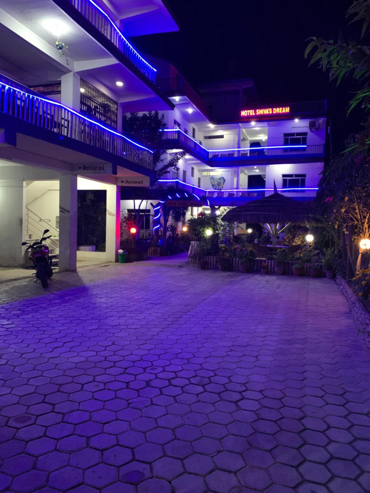 Hotel Shiva'S Dream Саураха Екстериор снимка
